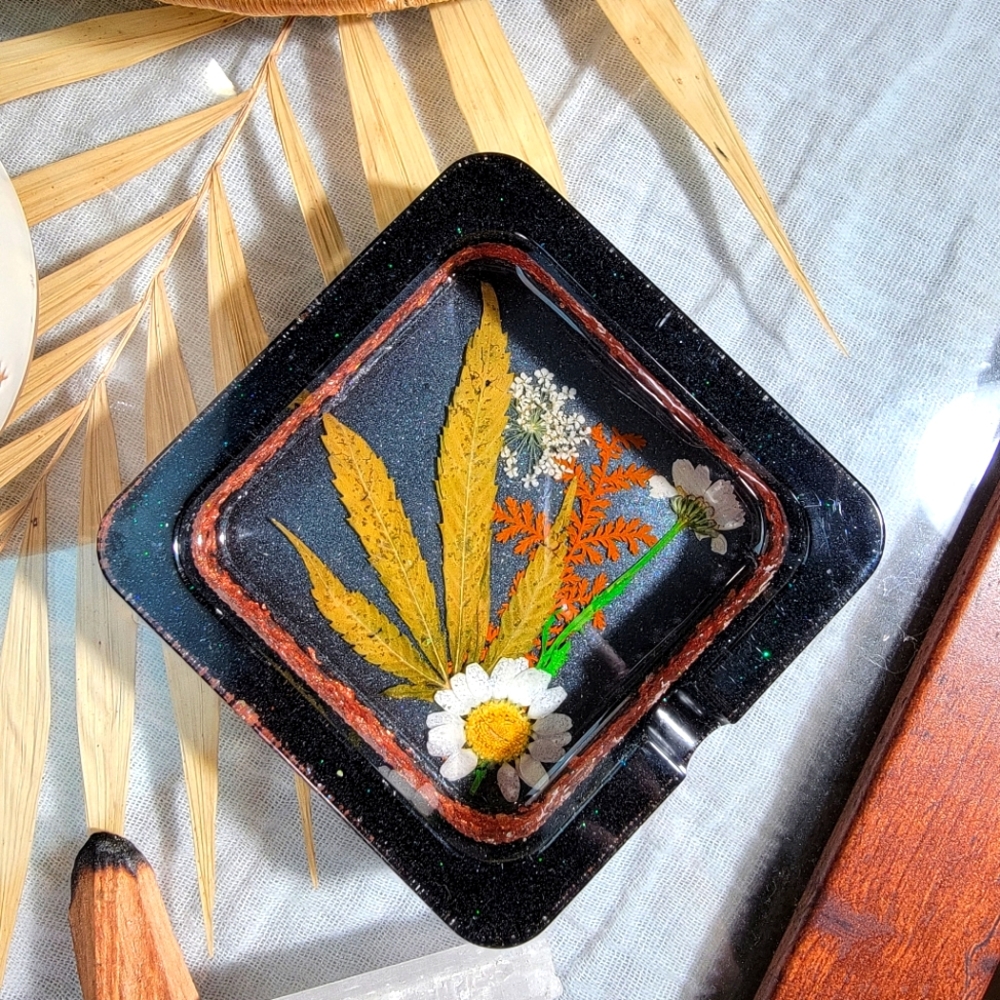 Preserved Canna  Leaf Luxury Ashtray | witchy Trinket Dish | 420 Gift |